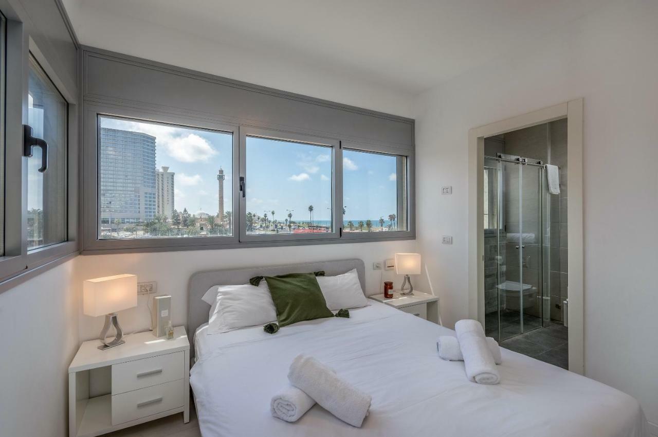 Beautiful Sunny 3 Bedrooms In Font Of The Beach Tel Aviv Eksteriør billede